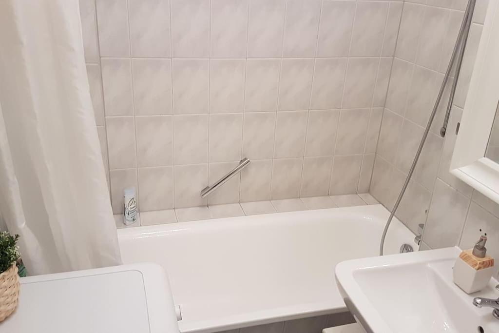 2 Room Apartment Near Station Neustadt In Dresden Neustadt Exterior foto